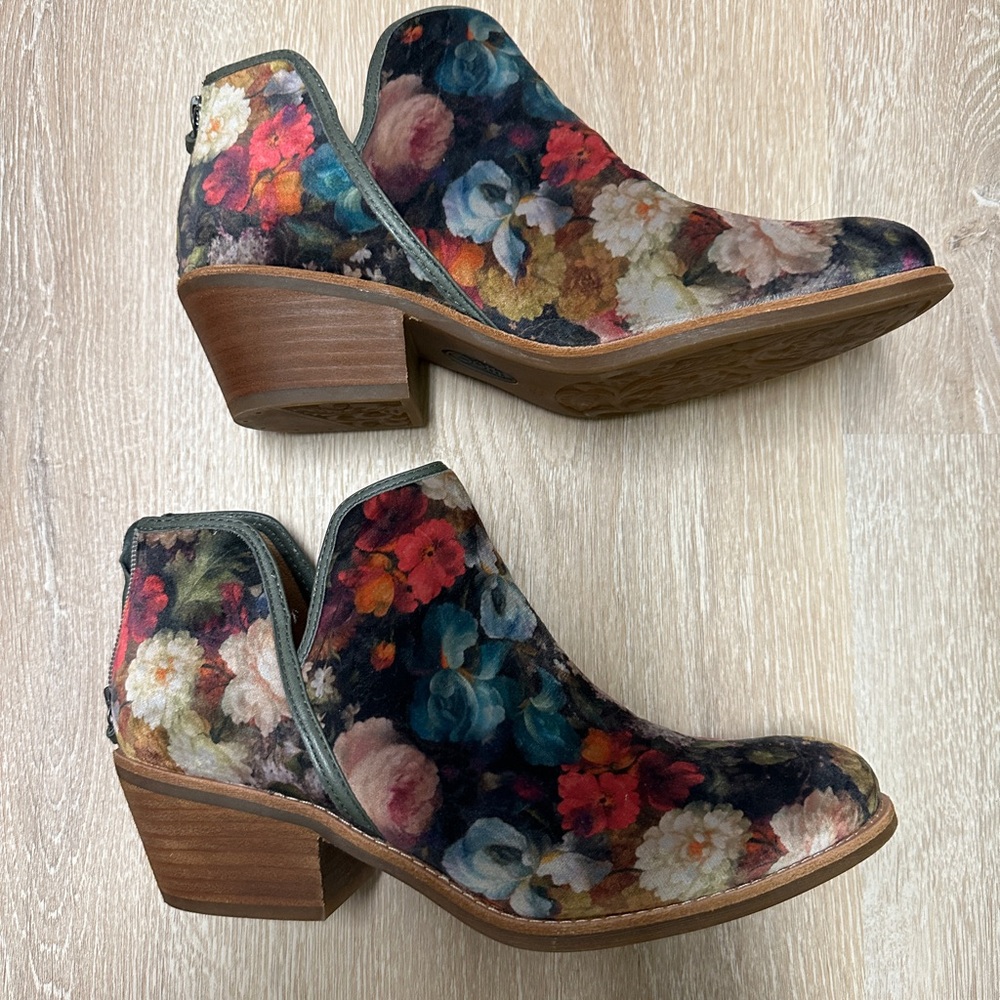 Sofft Multicolor Floral Ankle Boots with Wooden Heel